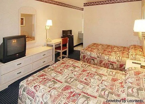 Econo Lodge Airport Norfolk Hotel
