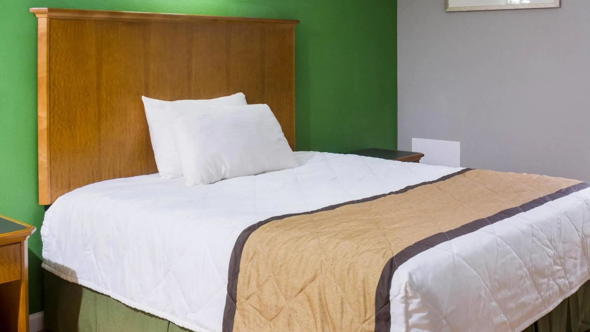 Econo Lodge Airport Norfolk Hotel