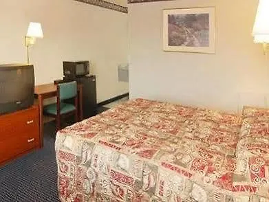 Econo Lodge Airport Norfolk Hotel